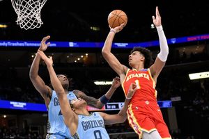 Jalen Johnson has 32 points, 15 rebounds to lead the Hawks to a 124-122 victory over the Grizzlies image