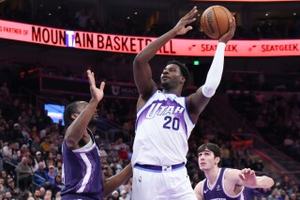 Utah’s Jaren Jackson Jr. will have surgery on knee growth that was found during post-trade physical image