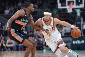 Phoenix Suns All-Star guard Devin Booker out at least 1 week with right hip strain image