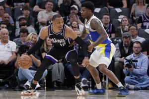 Carter erupts for career-best 24 points to lead Kings to 114-109 comeback win over Pacers image