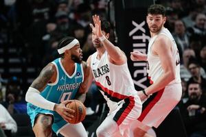 Hornets rally for 103-101 victory over the Trail Blazers image