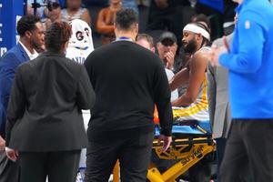 Moses Moody scores 23 before apparently serious injury late as Warriors beat Mavs 137-131 in OT image
