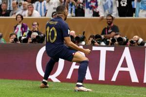 29 days to go: Kylian and the French knockout kings image