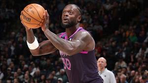 Sources: Wolves to trade Randle to Nets; Claxton off to Bulls image