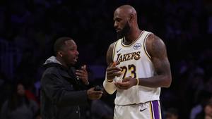 Agent: LeBron eyeing host of teams, including Heat, Cavs, 76ers image